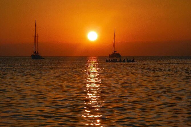 Sunset in Dénia from the Catamaran Mundo Marino - Wind, weather, and the right clothing