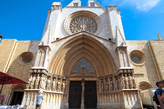 Tarragona and Sitges Small Group Tour - Roman History & Culture - What the small minivan format changes