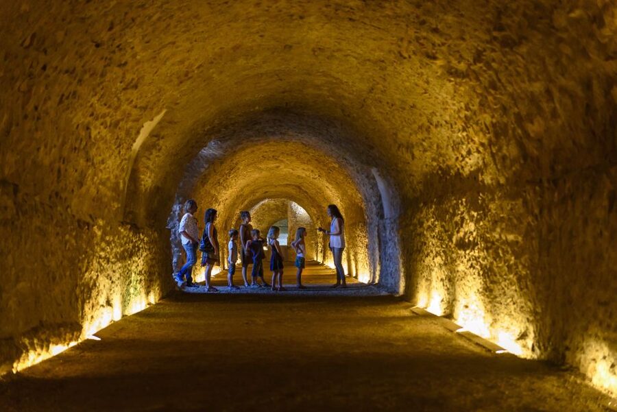 Tarragona: Roman Heritage Guided Walking Tour - Using 3D images to picture lost buildings
