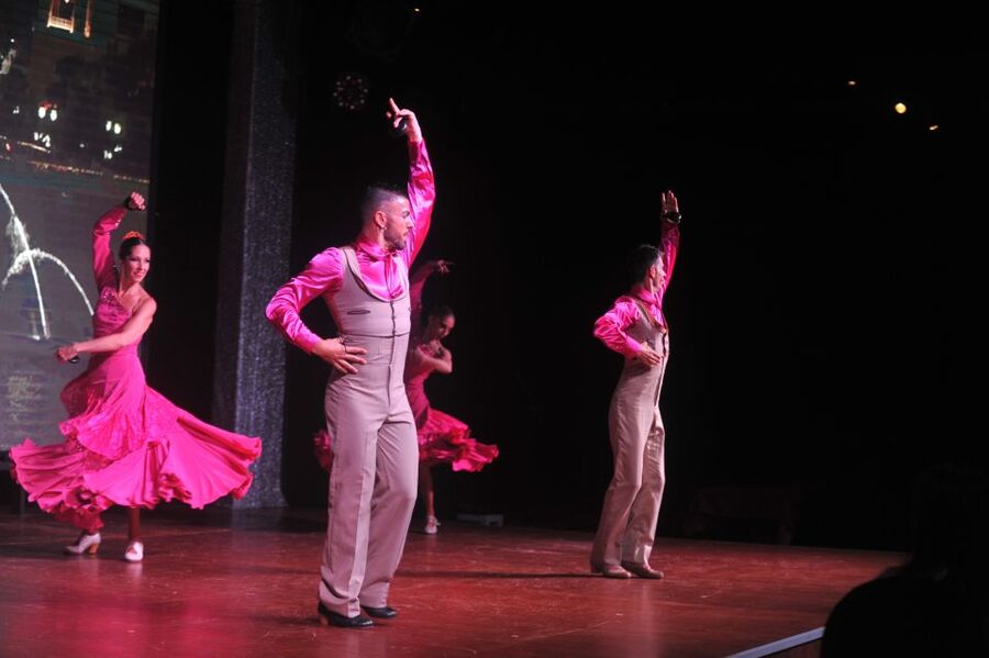 Tenerife: Flamenco Performance at Teatro Coliseo - Arrival at Sala Coliseo and the uncertain opening time