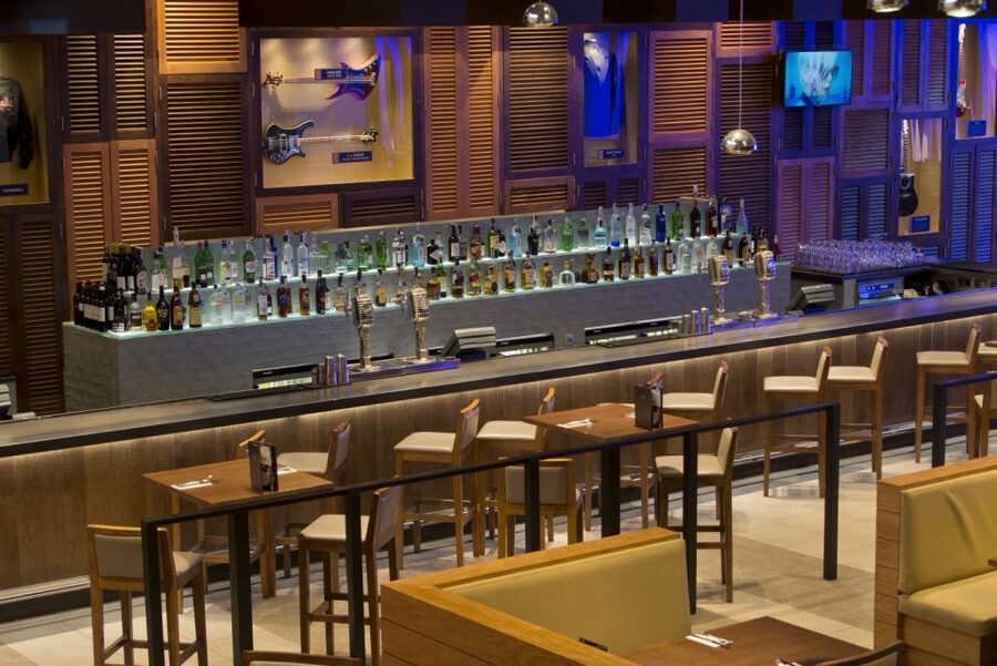 Tenerife: Hard Rock Cafe Set Menu Lunch or Dinner & Drink - Service and the best timing