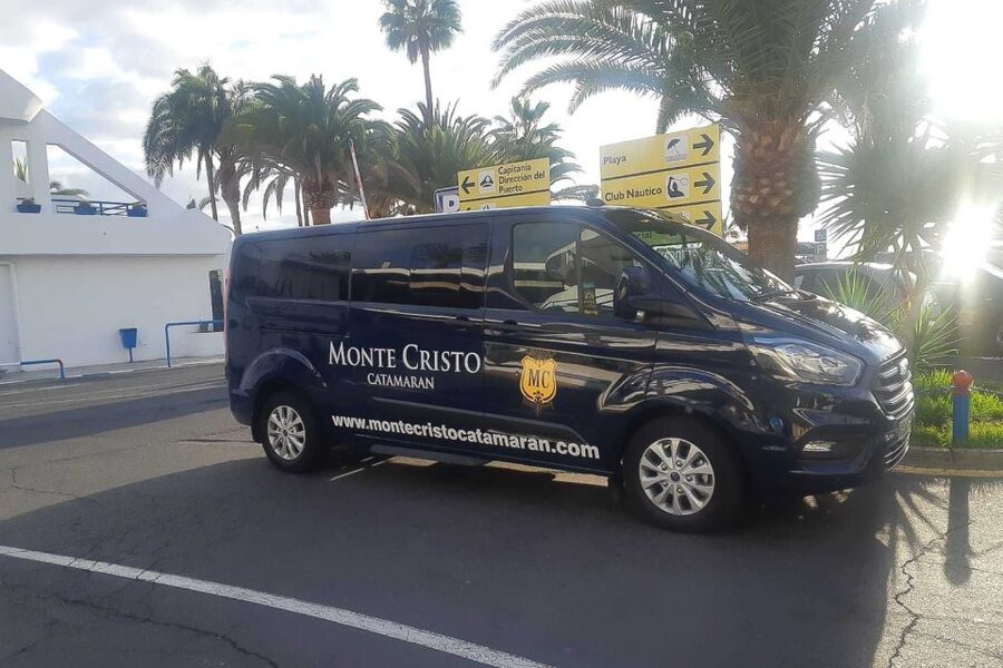 Tenerife: Marine-Life Tour with Transfer, Buffet and Drinks - Tapas, cava, and a very well-fed afternoon