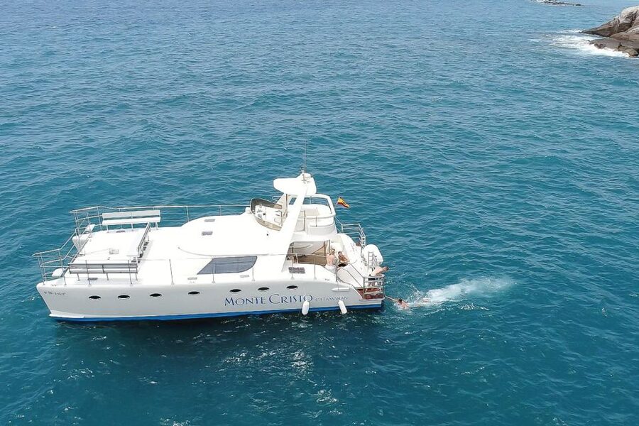 Tenerife: Marine-Life Tour with Transfer, Buffet and Drinks - From south Tenerife hotels to Puerto Colón