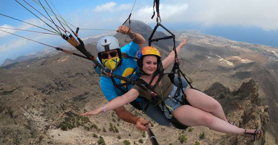 Tenerife: Paragliding with National Champion Paraglider - Hotel pickup and the 20-minute ride uphill