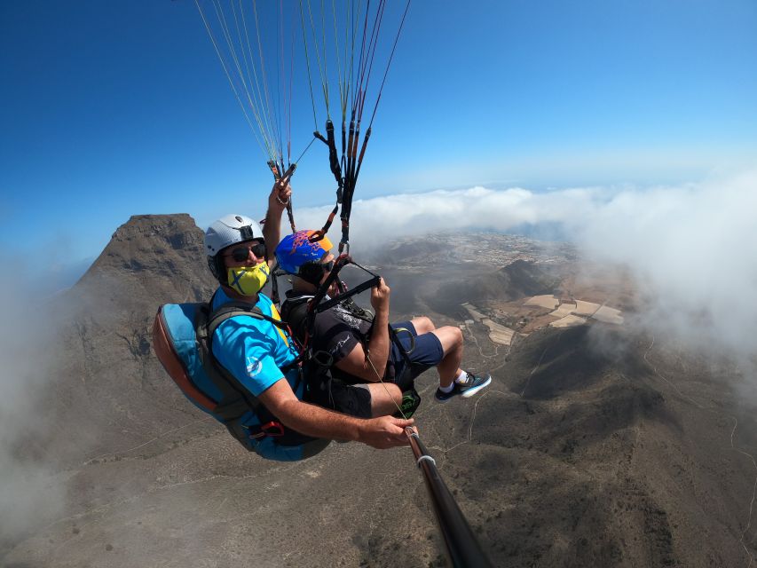 Tenerife: Paragliding with National Champion Paraglider - Fifteen to 35 minutes over ravines, ridges, and the coast