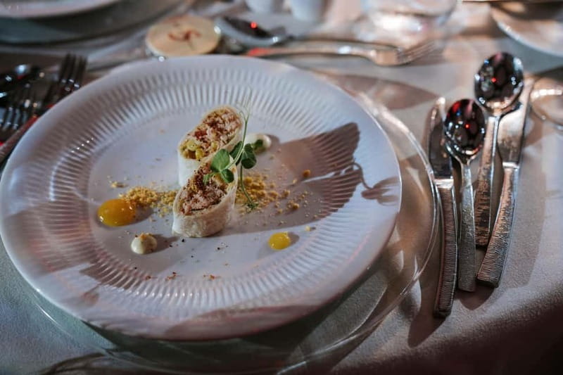 Tenerife: Scandal Dinner Show Entry Ticket and 5-Course Meal - What the Scandal Dinner Show is really like