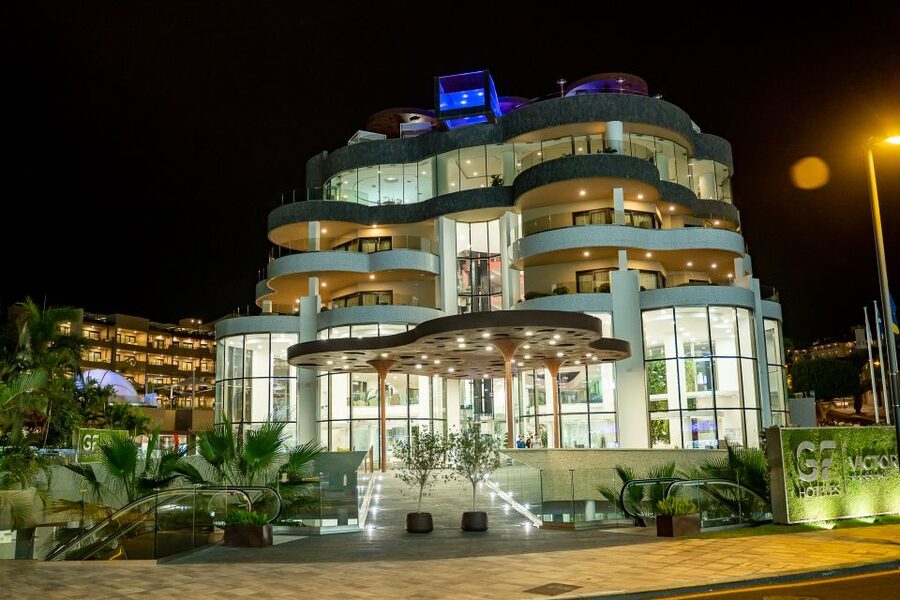 Tenerife: Scandal Dinner Show Entry Ticket and 5-Course Meal - Useful planning tips before you go