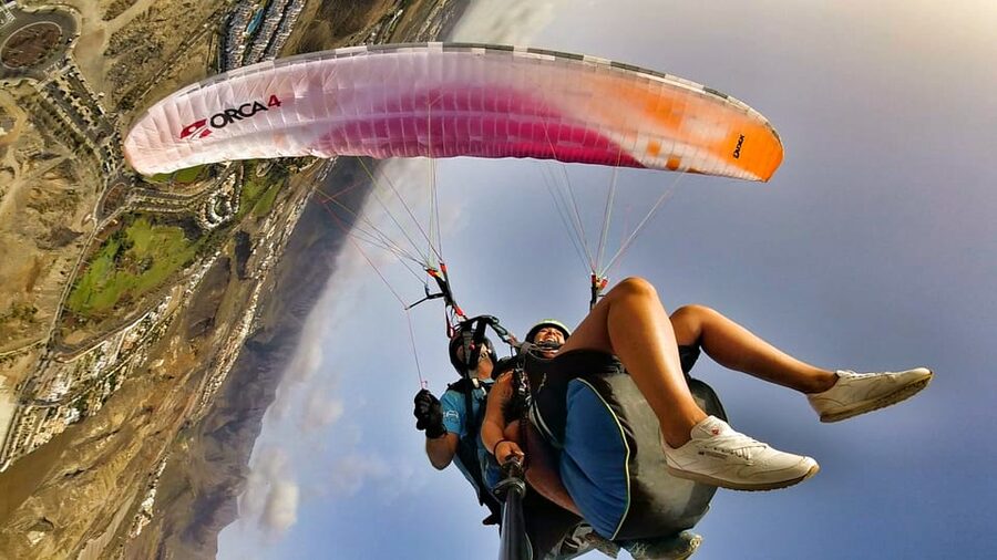 Tenerife: Tandem Paragliding Flight - A soft landing beside the Atlantic