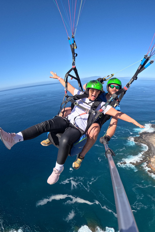 Tenerife: Tandem Paragliding in Adeje with hotel transfer - Landing near La Caleta