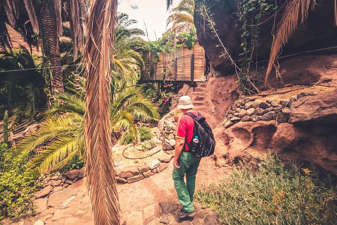 The Red Canyon Tour - Small Group Trip with Local Food Tasting ツ - Walking Into Barranco de Las Vacas