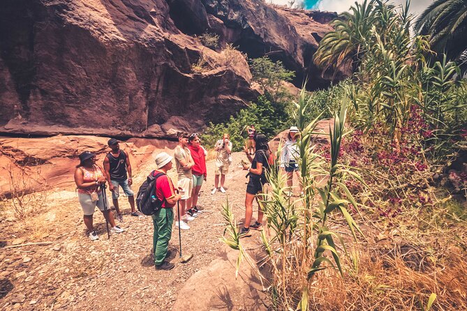 The Red Canyon Tour - Small Group Trip with Local Food Tasting ツ - Guides Make the Difference