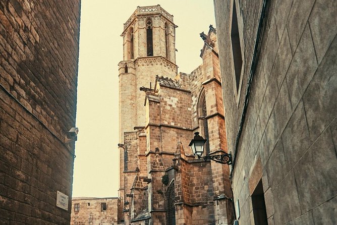The Ultimate Old Town Tour in Barcelona - La Catedral de Barcelona and the Gothic Quarter