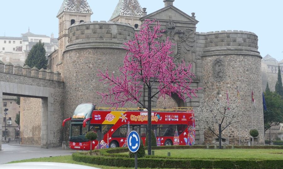 Toledo: City Sightseeing Hop-On Hop-Off Bus Tour & Extras - Small practical points that make the day easier