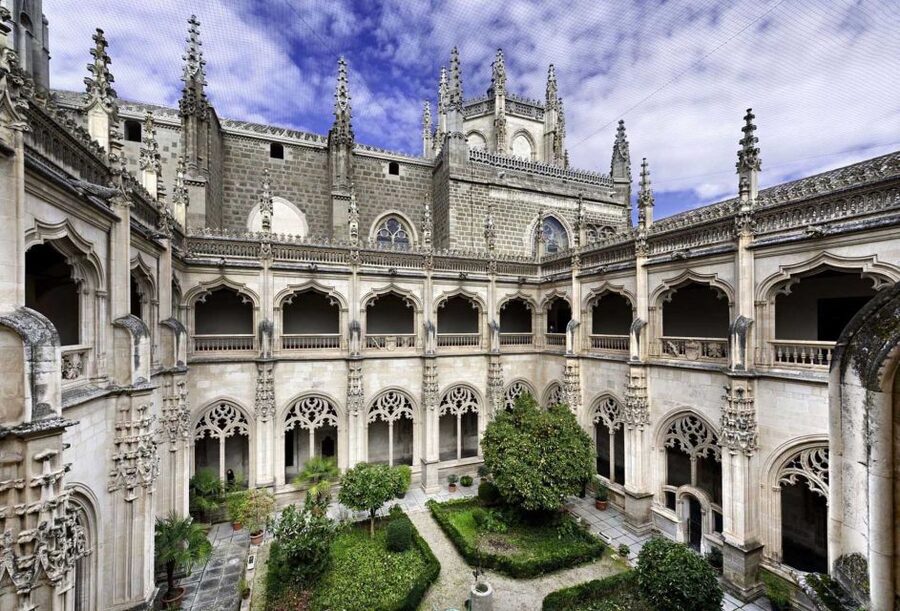 Toledo: Tourist Bracelet with Entry to 7 Attractions - San Juan de los Reyes and royal politics