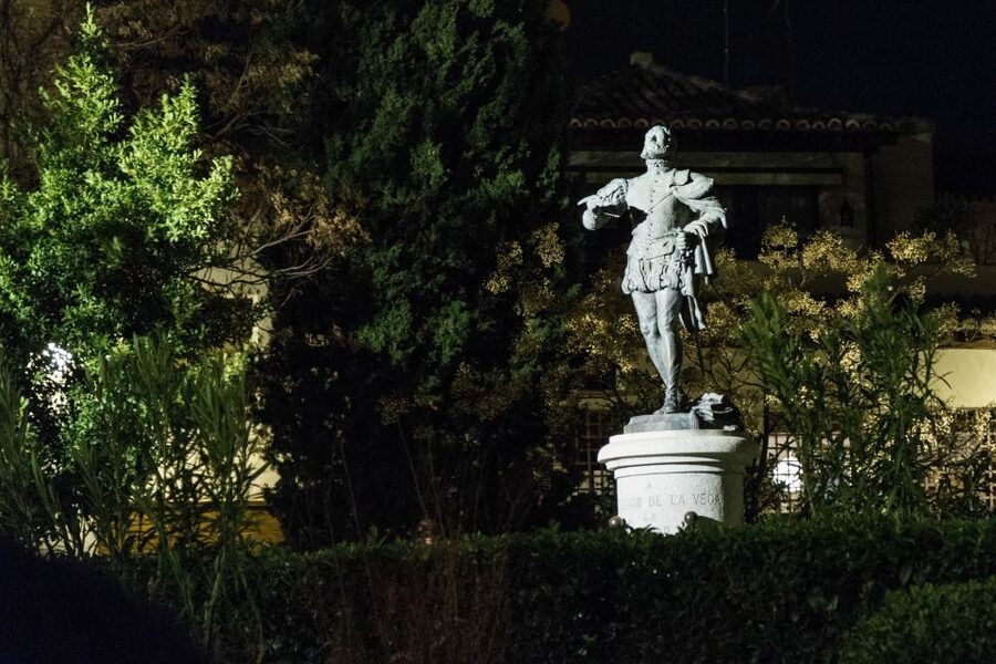 Toledo: Una Mágica noche Toledana - Heat, shoes, and the pace of the walk