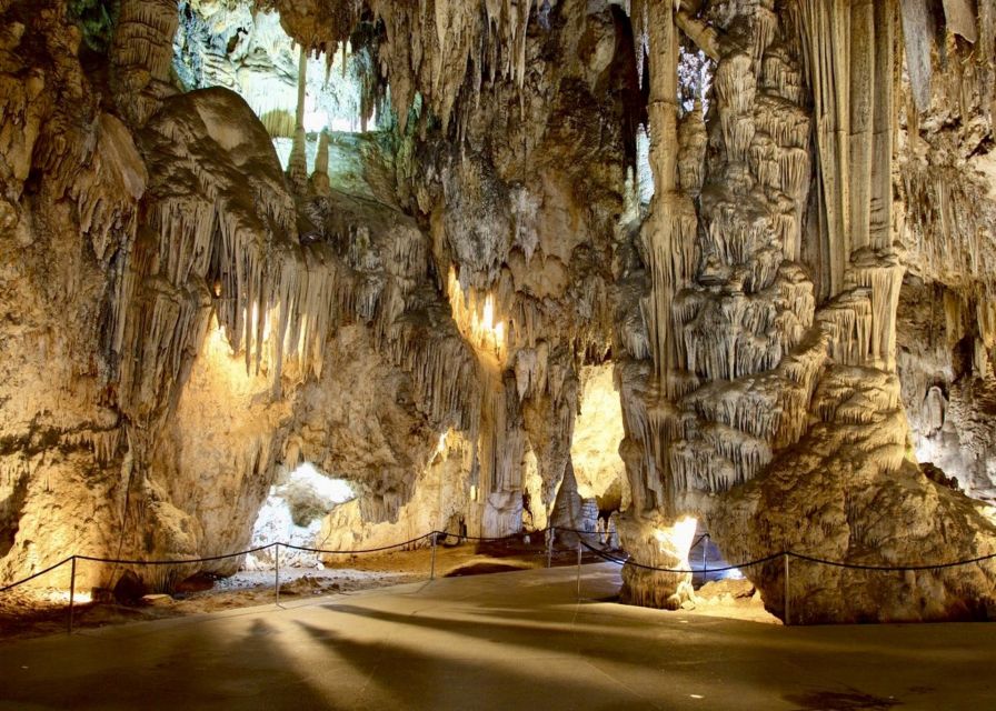 Torremolinos/Benalmadena: Nerja Caves Tour with Frigiliana - Nerja and the Balcony of Europe