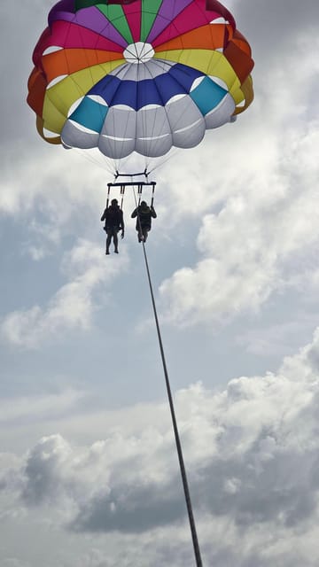 Torrevieja: parasailing experience - Safety, comfort, and practical limits