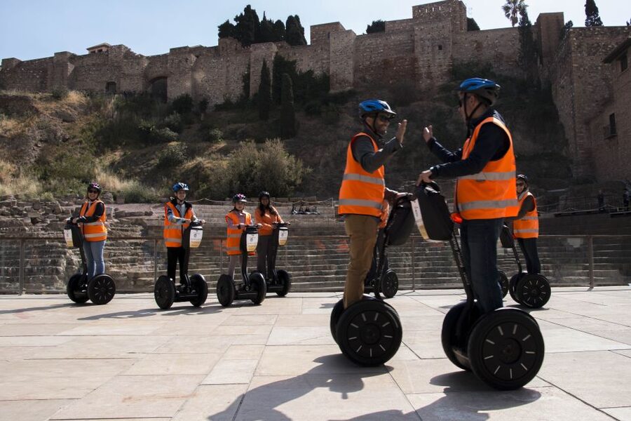 Tour to Gibralfaro - The Alcazaba area and the climb toward Gibralfaro