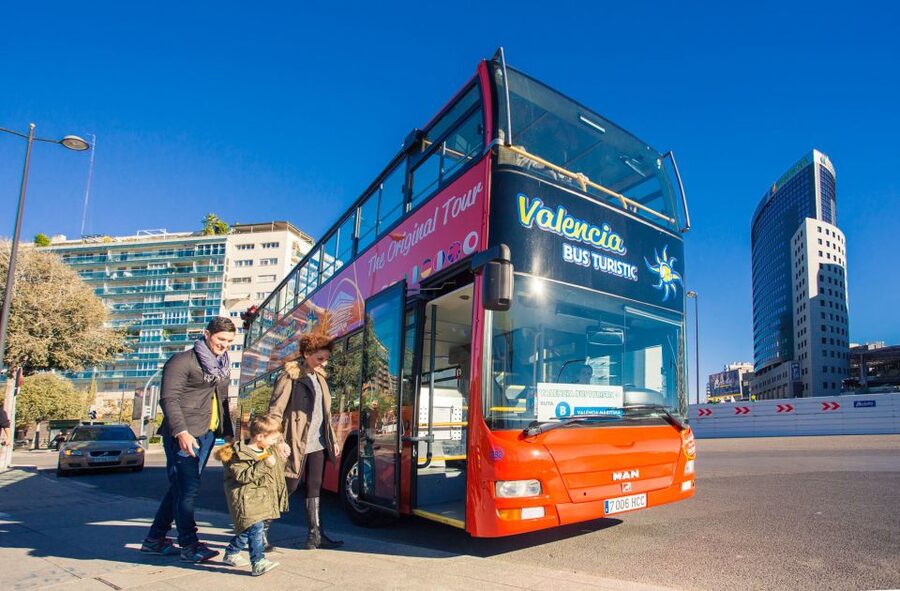 Valencia: 24 or 48-Hour Hop-on Hop-off Bus Ticket - Stops 1 to 5: central Valencia and futuristic architecture