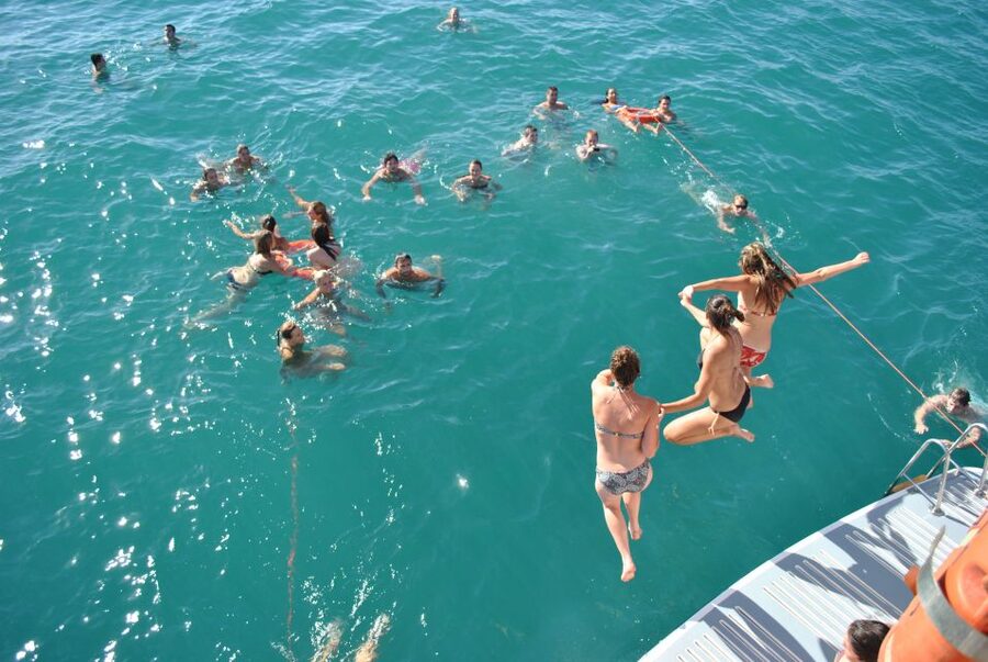 Valencia: Catamaran Cruise, Paella Lunch and Swim Stop - Starting from Port Saplaya