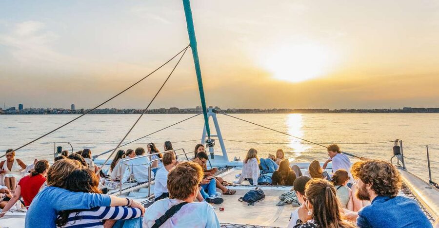 Valencia: Catamaran Cruise with Sunset Option - What happens after you reach the dock