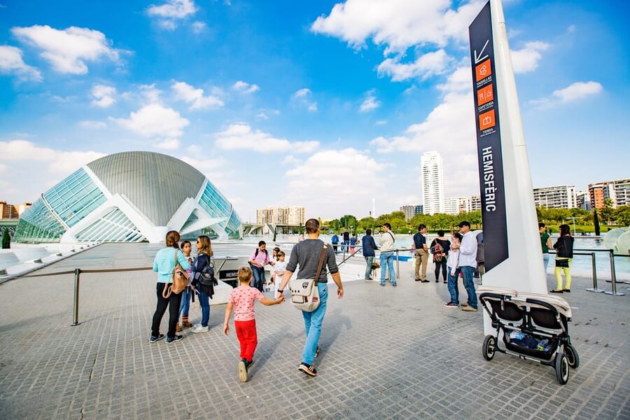 Valencia: City of Arts and Science 3D Movie at Hemisfèric - Key points to know before booking