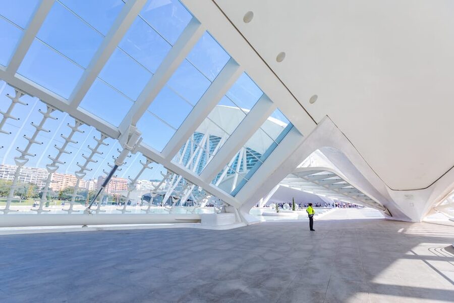 Valencia: City of Arts and Science 3D Movie at Hemisfèric - Who will enjoy the Hemisfèric most?