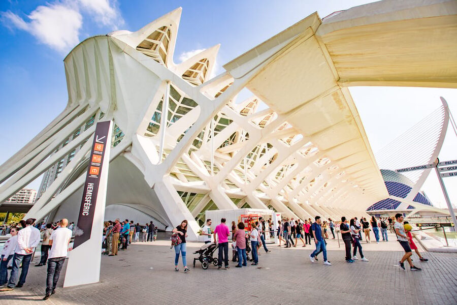 Valencia: City of Arts and Science 3D Movie at Hemisfèric - Entering the IMAX Dome
