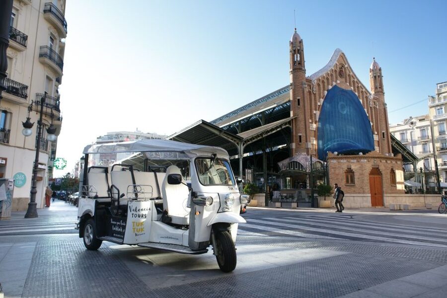 Valencia: Complete Tuk-Tuk Tour Around the City - The City of Arts and Sciences