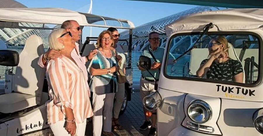 Valencia: Complete Tuk-Tuk Tour Around the City - Starting at Valencia North Station