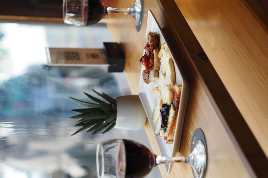 Valencia: Morning Food Tour with Central Market Visit - Why Valencia’s almuerzo matters
