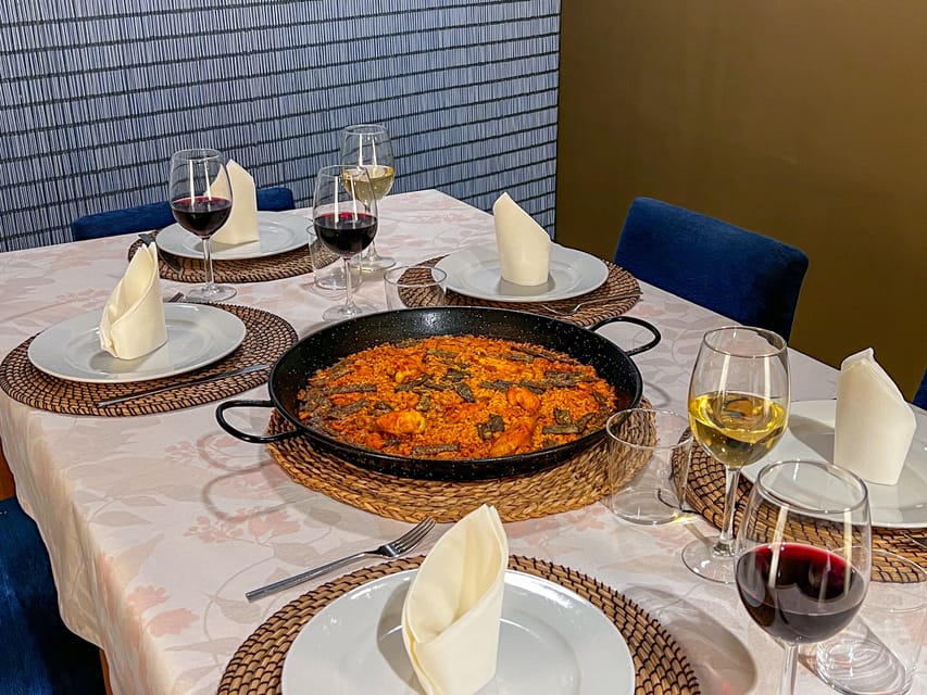 Valencia: Paella Cooking Class with Central Market Tour - Tapas, Cava, and wine while the rice cooks