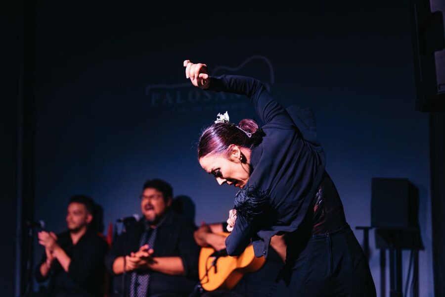 Valencia: Palosanto Flamenco Show Ticket - Finding the white façade in Cabanyal