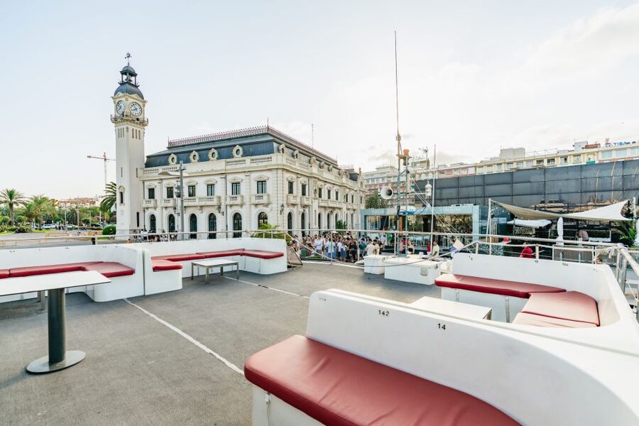 Valencia: Sunset or Daytime Catamaran Cruise with Drink - Choosing Daylight or Sunset