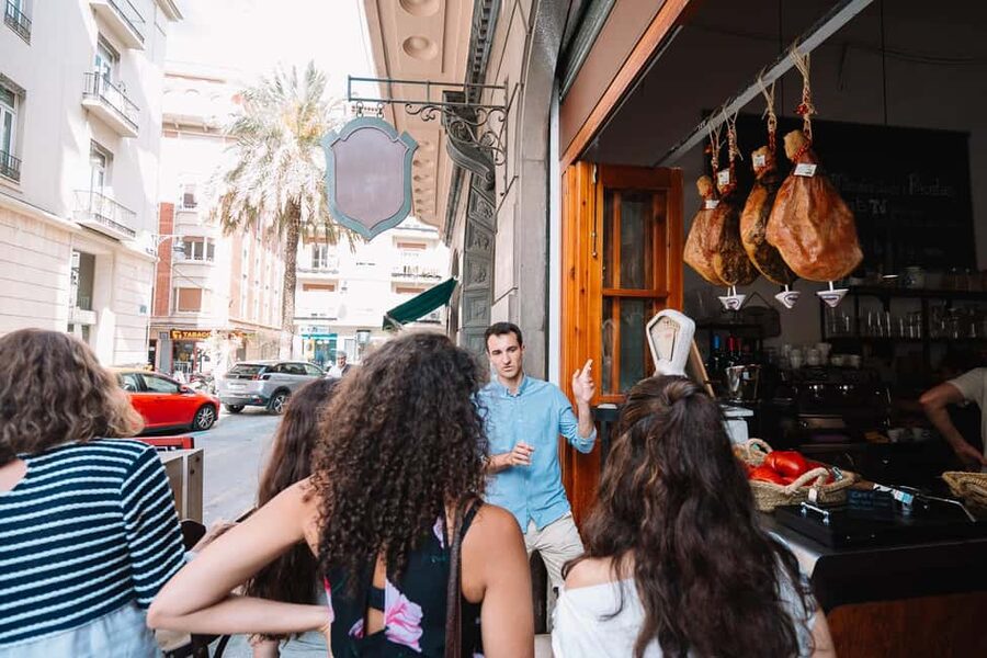 Valencia: Tapas and Drinks Evening Tour - Stop four: Finish with a full meal, not a sample tray