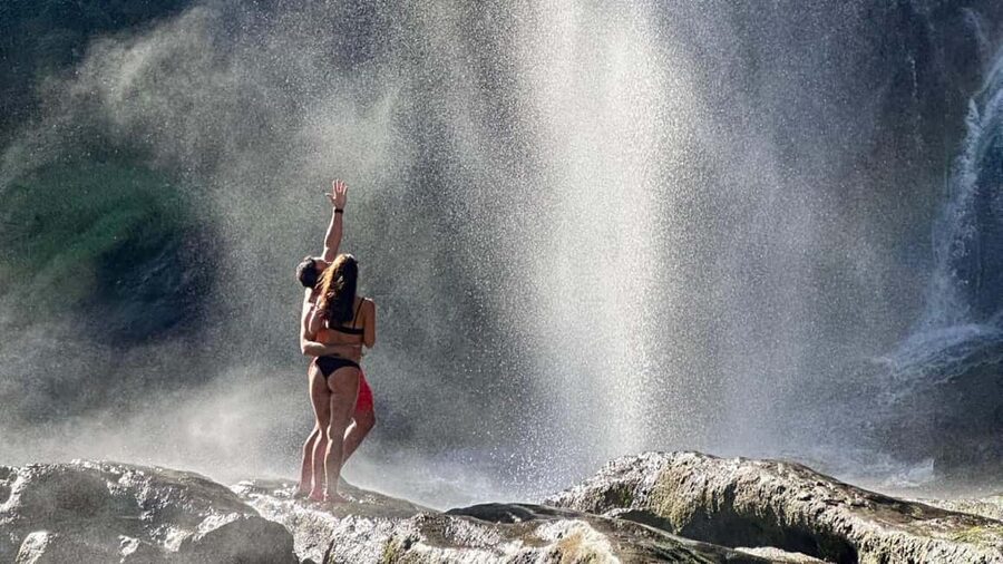 Valencia: Waterfalls and Thermal Springs Tour with Swimming - A pause at the Nomad Soul Retreat