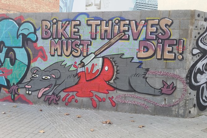Visite insolite de Barcelone à vélo (en français) - Poblenou, de la Manchester catalane au quartier en mutation