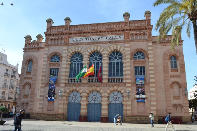 Walking Tour through Cádiz: Stories from the hand of a local guide - La Caleta and the city by the water