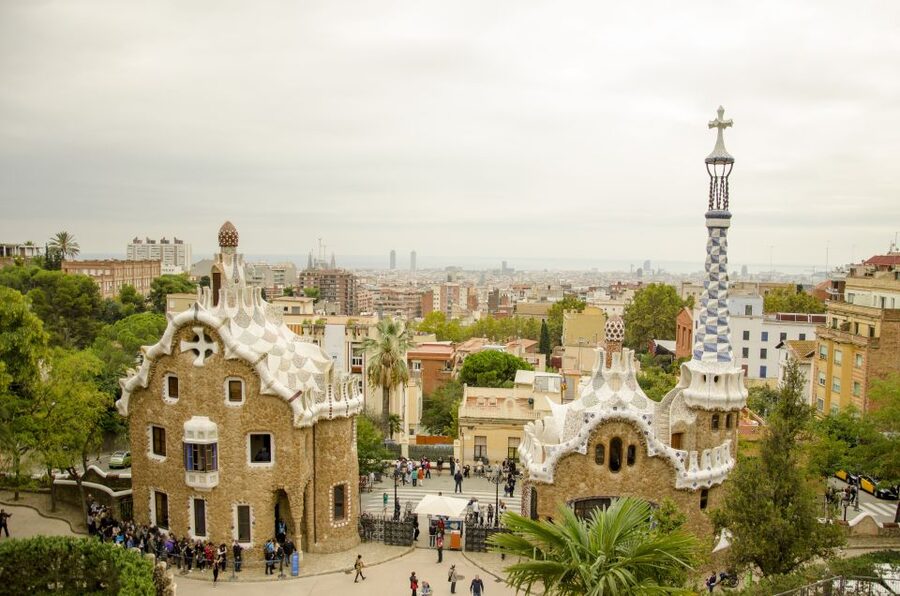 Welcome to Barcelona: Private Tour with a Local - Guides who adapt to your pace