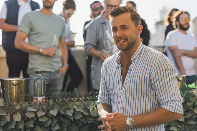 Wine Tasting Experience with a Professional Sommelier in Valencia City Center - The social side works well for solo visitors